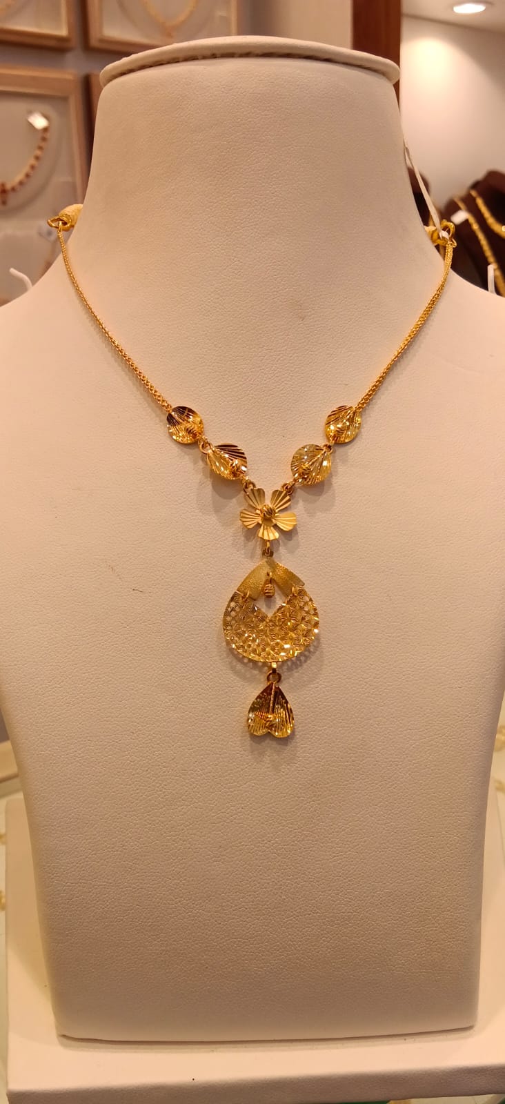 Neckles 
